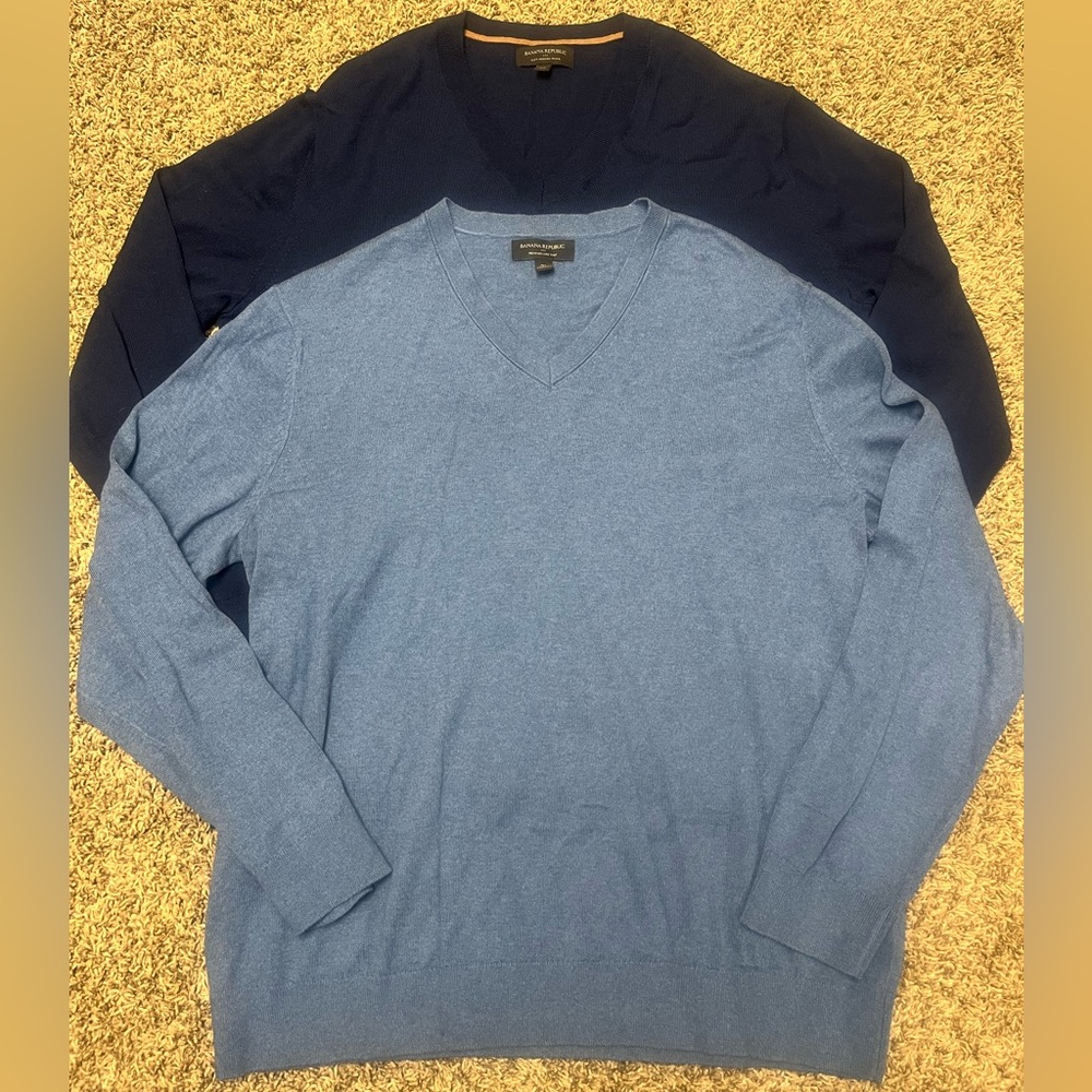 Set of 2 Banana Republic sweaters size XL